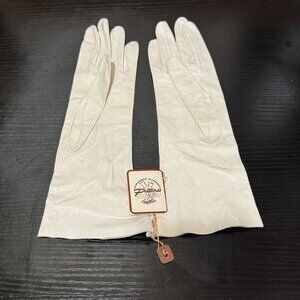 Vintage Pittards White Leather Gloves NWT Floral Cutwork Made in England Size 7